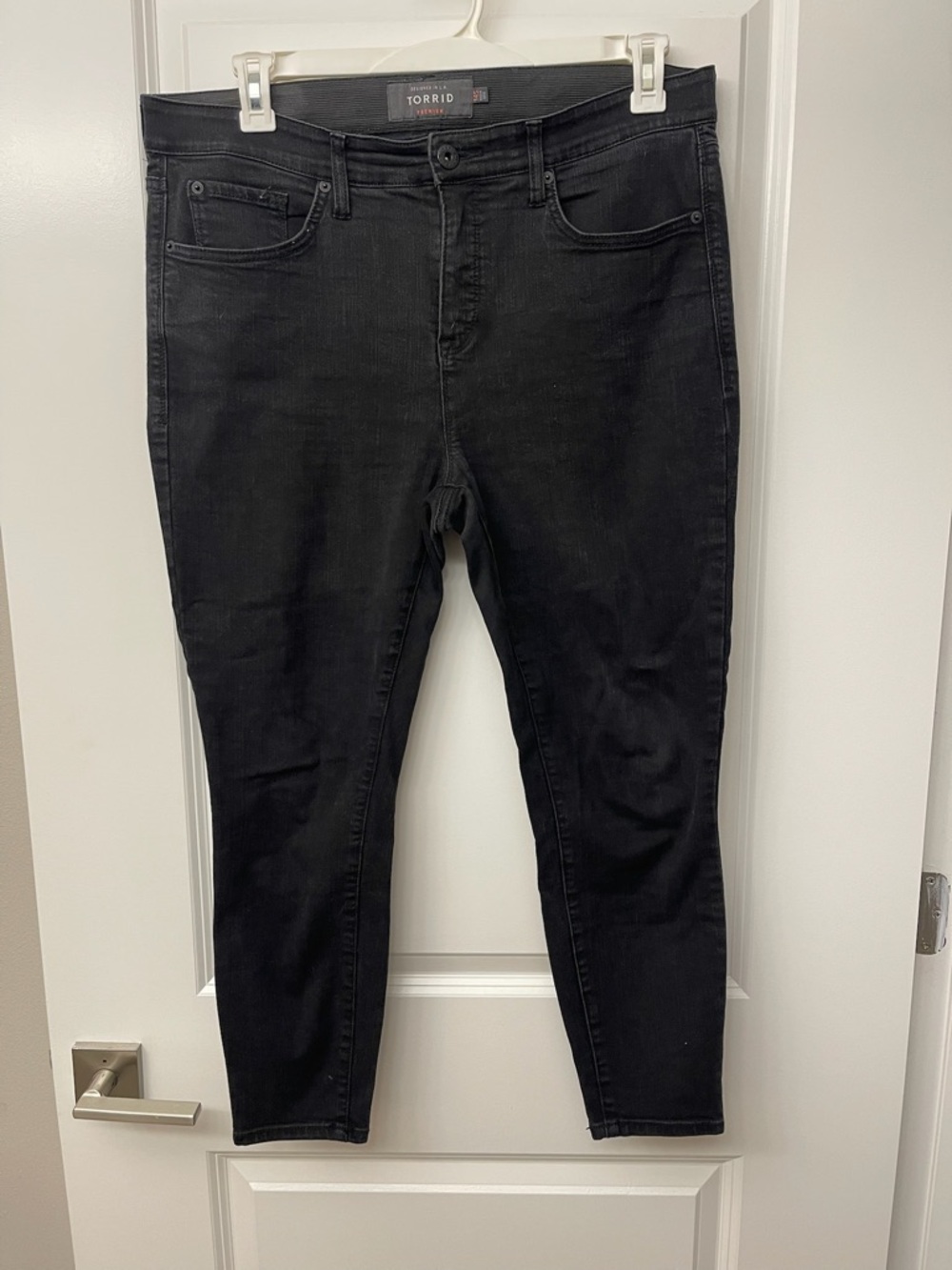 Torrid Black Cropped Skinny Jeans - Sleek Stretch Denim